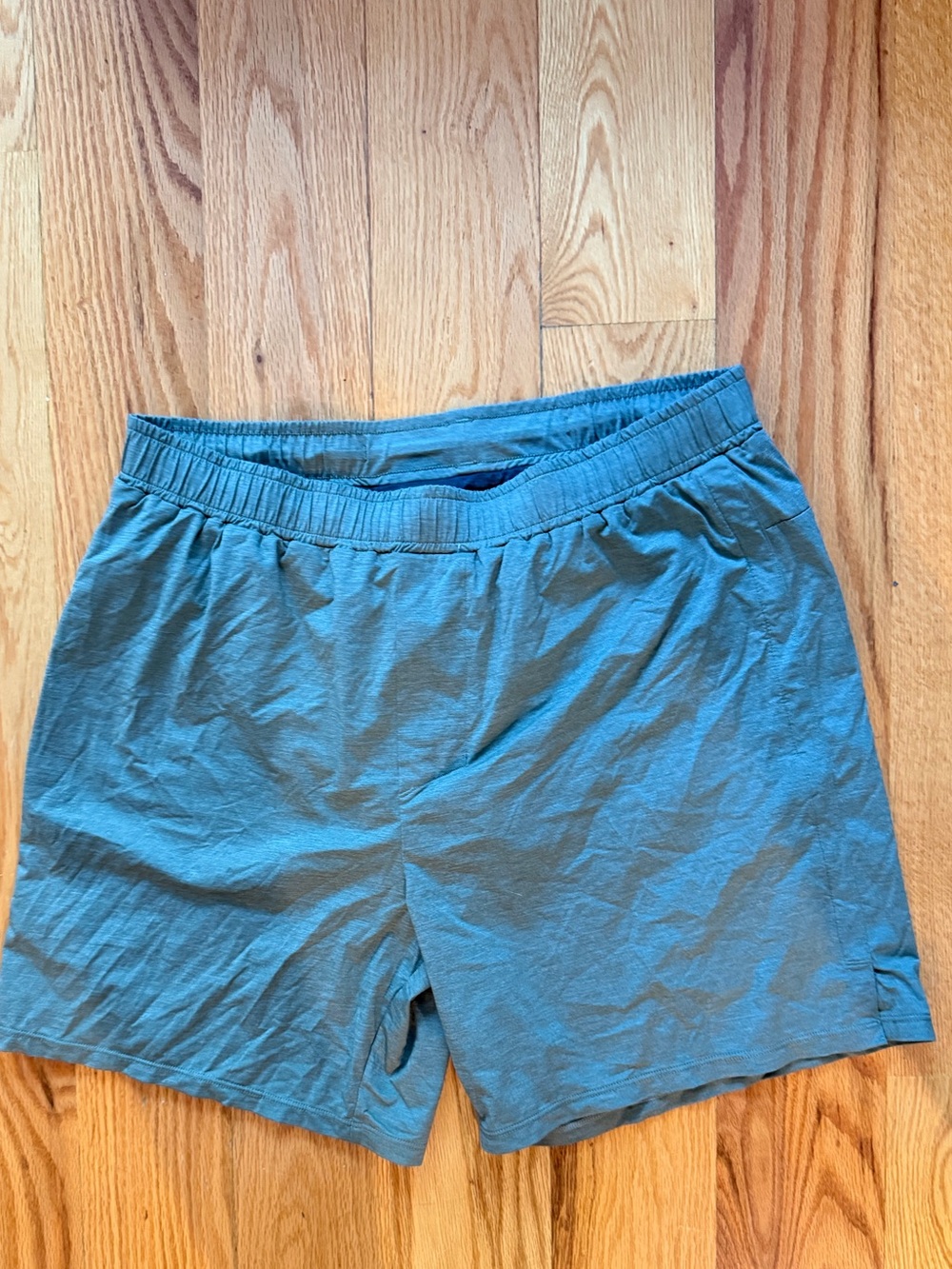 Rhône Casual Elastic Waist Green Workout Shorts - Size Medium